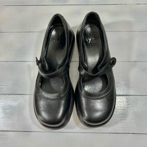 Dansko black leather Mary Jane’s clogs size 10